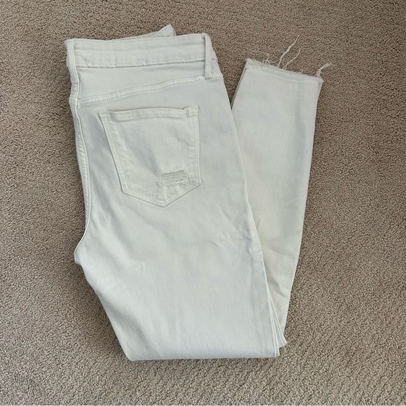 Old Navy Rockstar Mid Rise Jeans - Picture 2 of 9